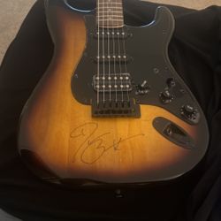 Darius Rucker signed Guitar 