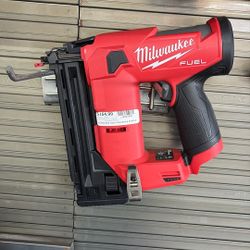 Milwaukee Brad Nailer 18 Cauce