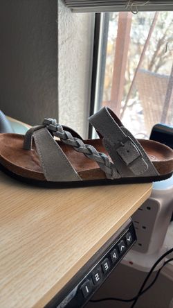 Women’s Sandals 7