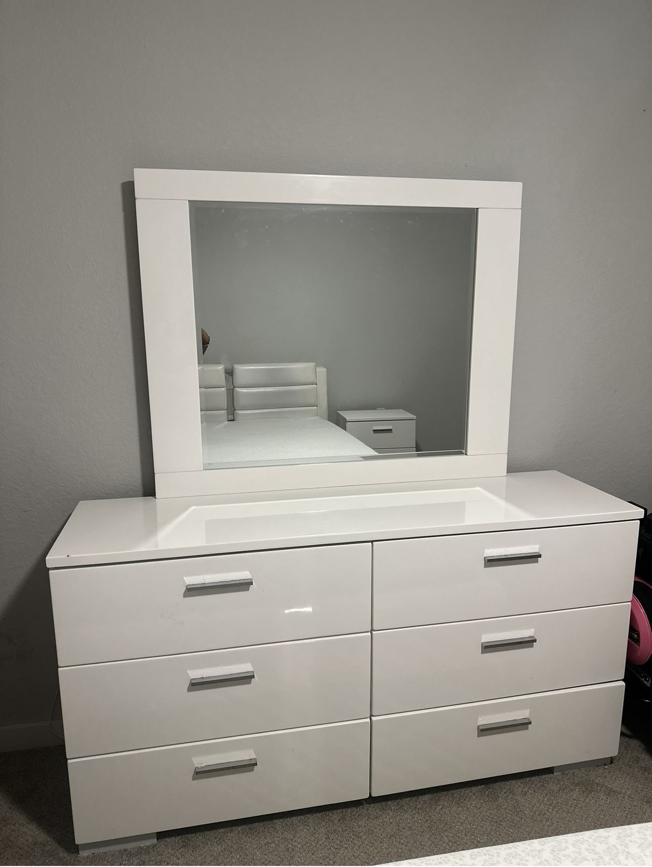 Modern Glossy White Bedroom Set – Dresser + Mirror + Two Nightstands 