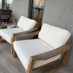 2 X stunning Outdoor Furniture Chairs 