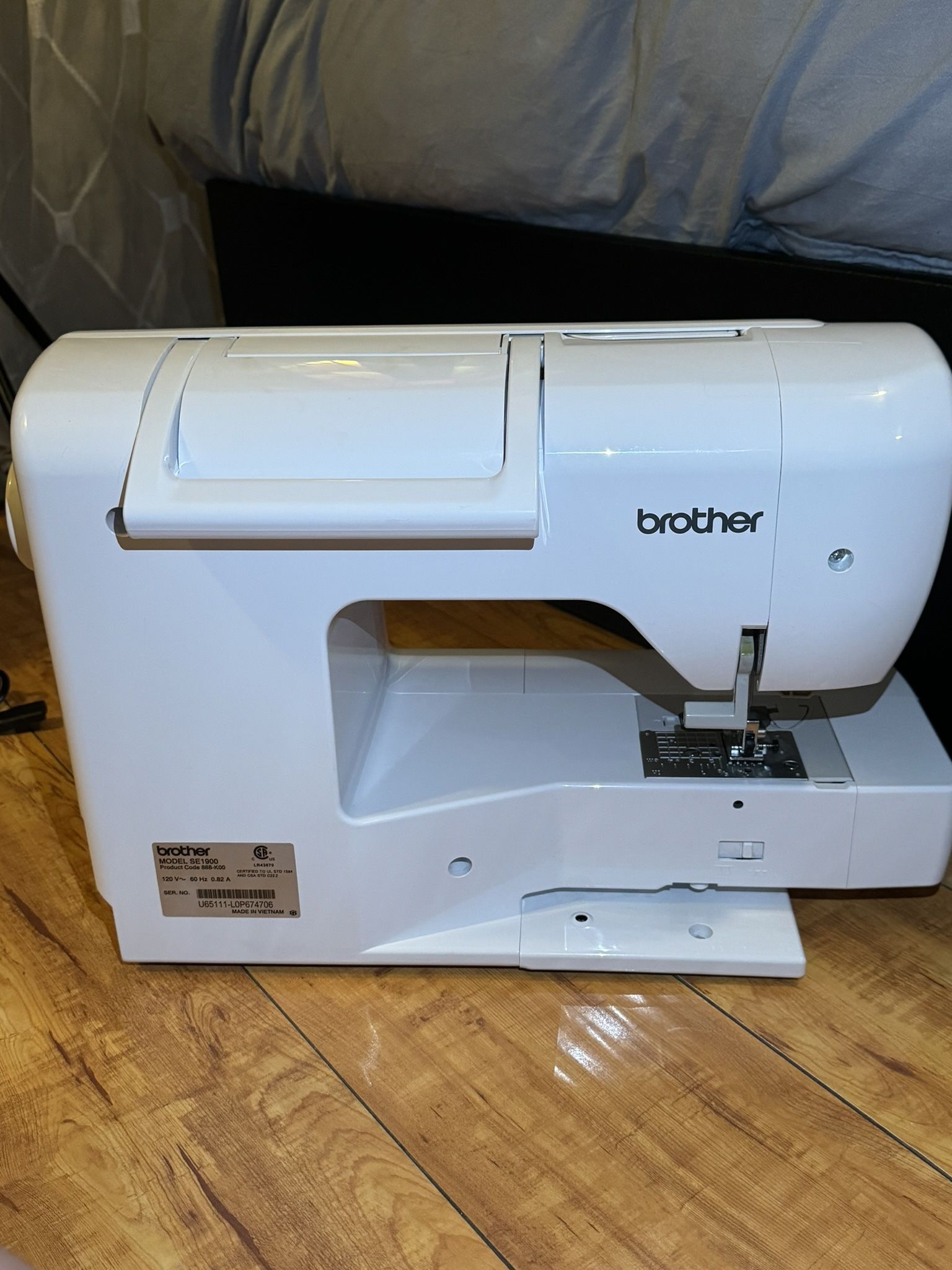 Brother SE1900 Sewing & Embroidery Machine for Sale in Los Angeles, CA