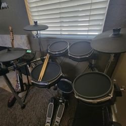 Alesis Electric Drum Kit/Amp & Chair