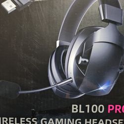 Wireless Gaming Headset with Detachable Noise Cancelling Microphone
