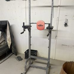 Pull Up And Dip Station