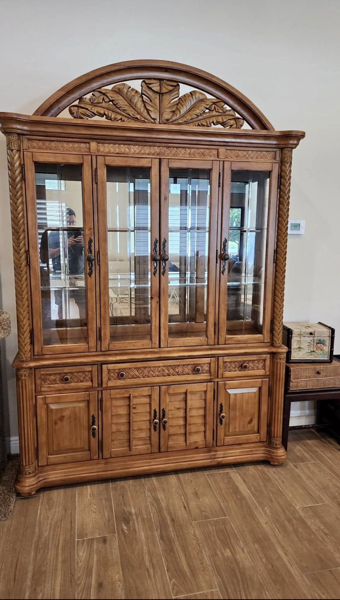 Palm Court Style China Cabinet ( Deliver Available)