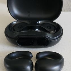 CLIP ON VIRELESS EARBUDS