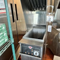 2 Self Contained Deep Fryers 