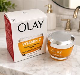 Olay Vitamin C Lightweight Moisturizer – 1.7 oz