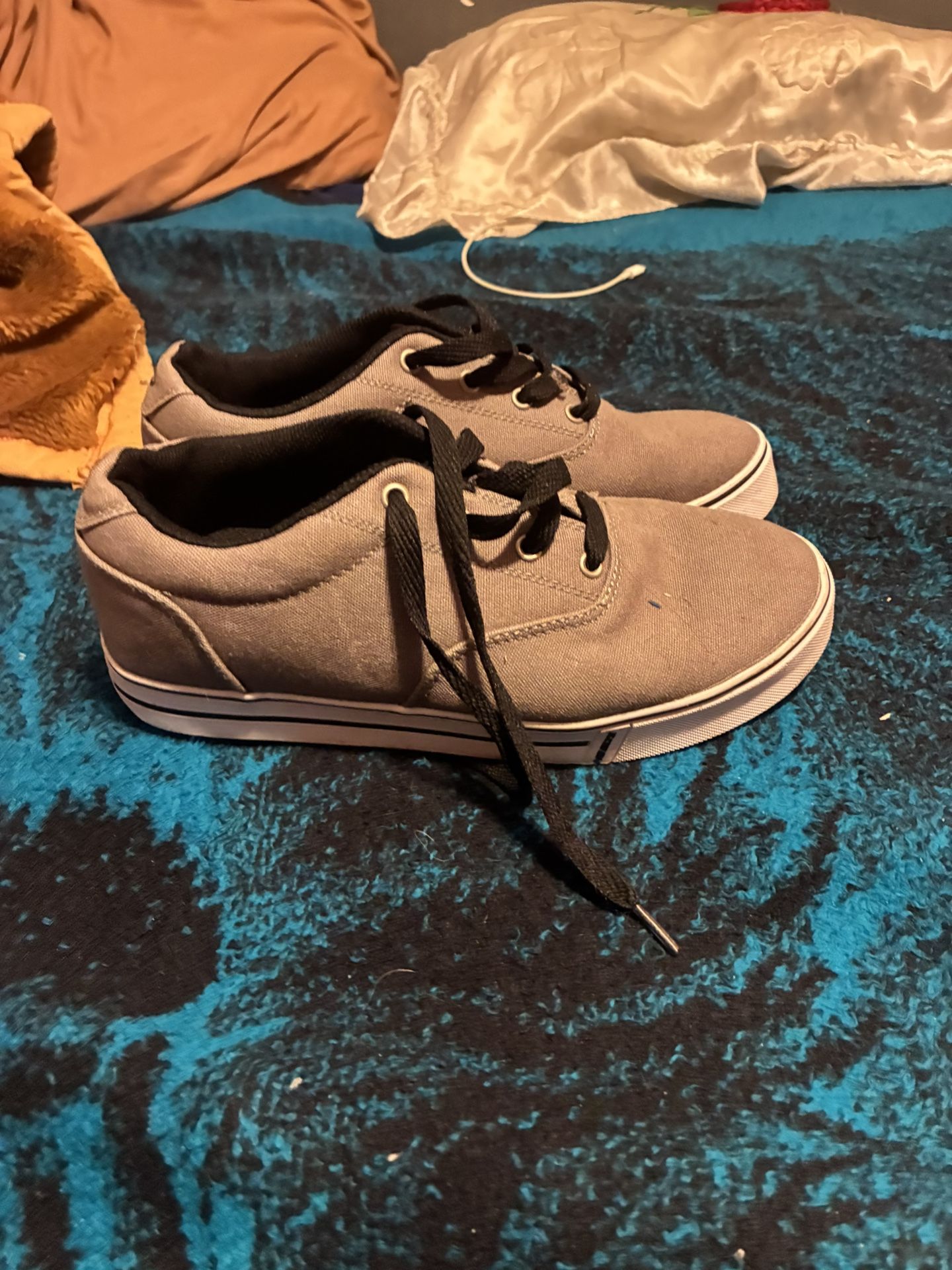 Heelys Shoes Size M7 W9