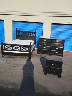 Queen size bedroom set dresser nightstand bed mattress - delivery available