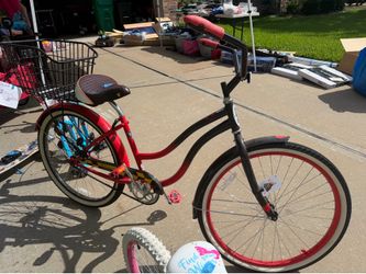 Schwinn - Disney Villains Queen of Hearts Beach Cruiser