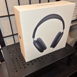 NEW/SEALED Apple AirPods Max Wireless Over-Ear Headphones — Midnight