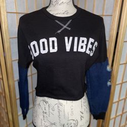 Women’s Good Vibes logo long sleeve sweatshirt