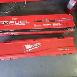 Milwaukee 1/2" digital electric ratcheting torque wrench 