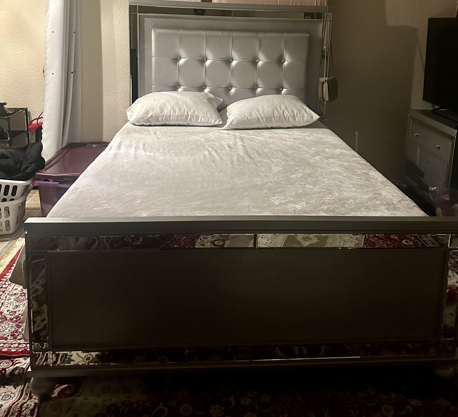 ✨ Glam Silver Bedroom Set w/ Dresser, Mirror, Bedside Table & 2-Seater Sofa ✨