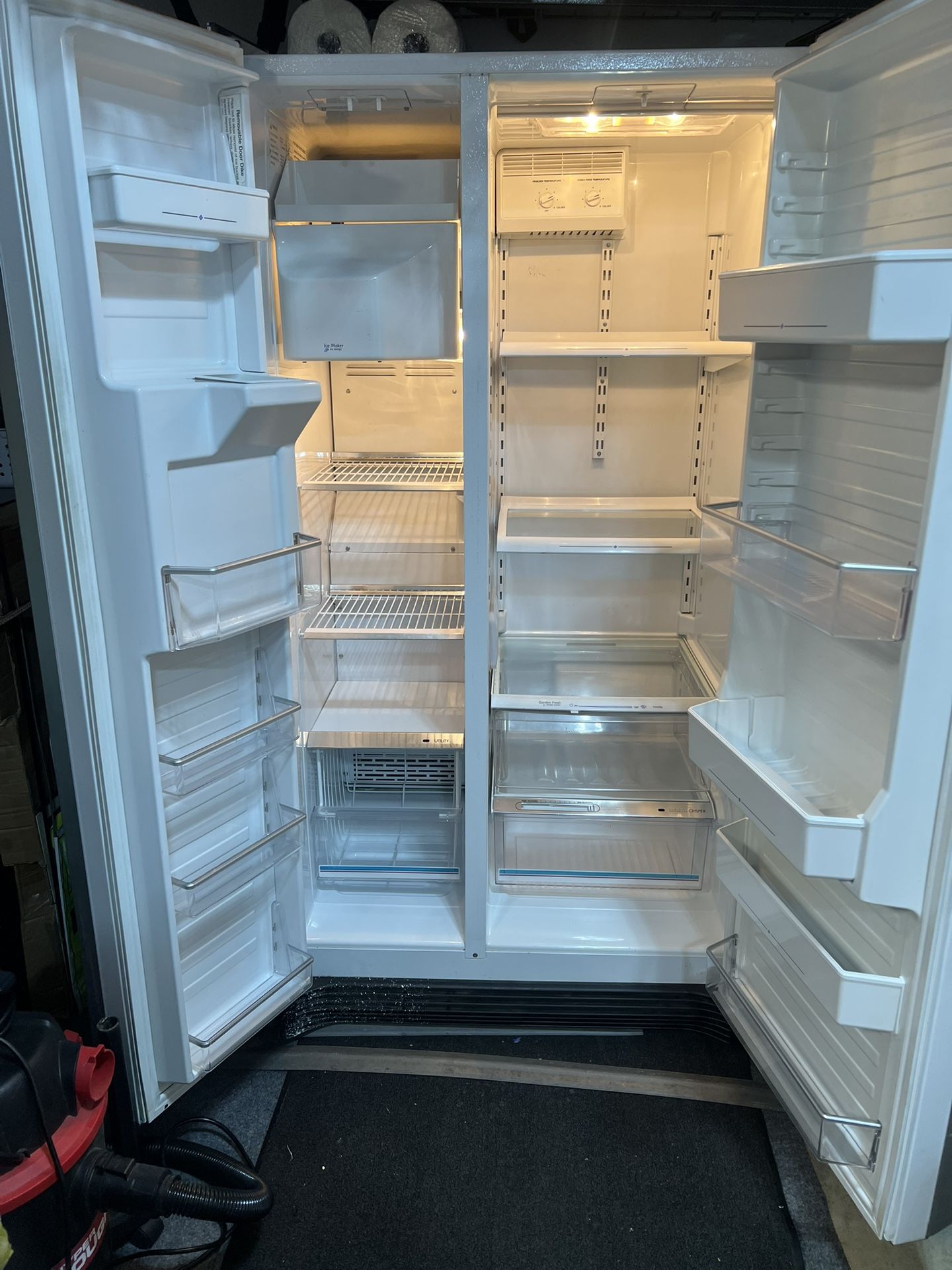 Kenmore Refrigerator  (More Pics To Come) 