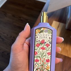 Gucci Flora Gorgeous Magnolia  De Parfum 