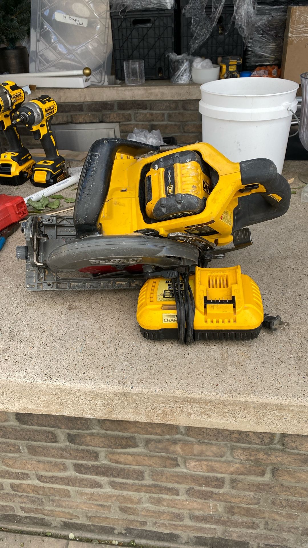 Dewalt 60Vmax Brushless Skillsaw