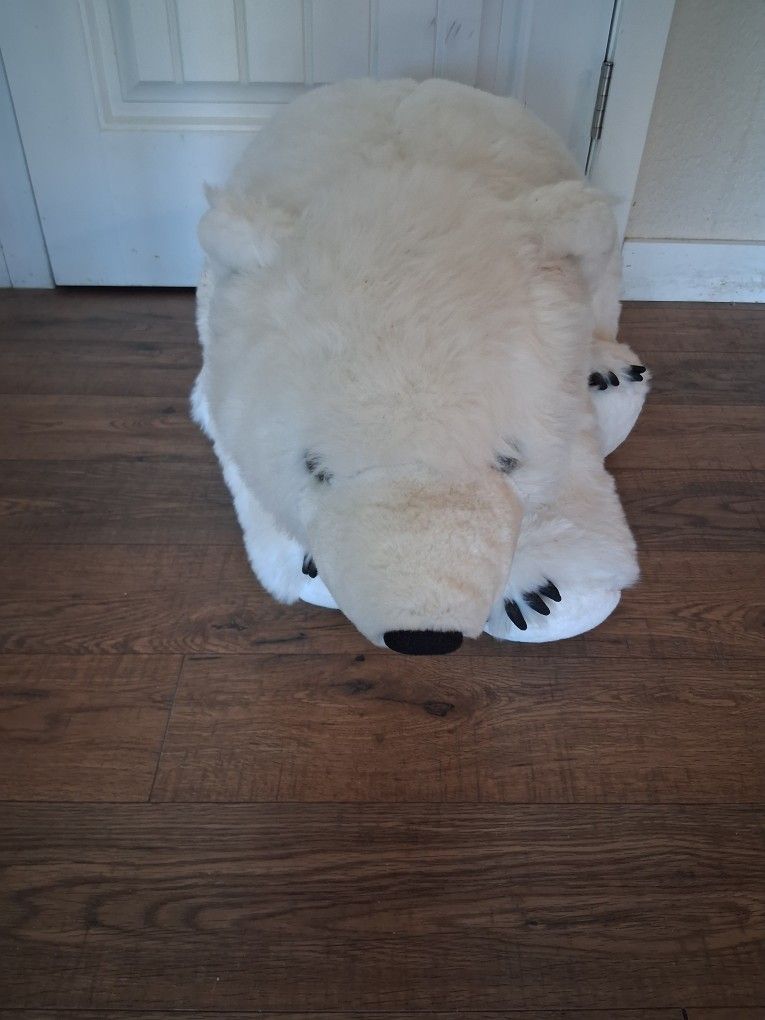 Large Polar Bear