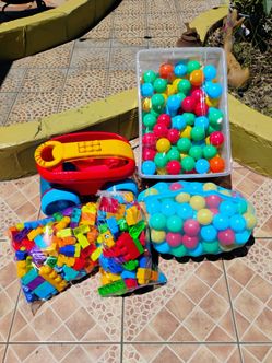 Kids toys plastic... balls... Legos included car