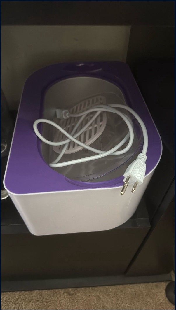 Ella Bella paraffin wax machine with 22lb of waxes and accessories.