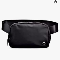 BRAND NEW LULULEMON 1L Belt Bag - Black