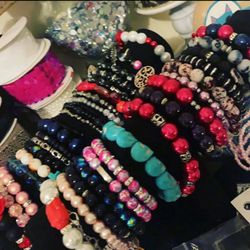 GLASS BEADED BRACELETS 