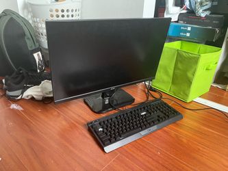 1080p Acer Monitor with small crack (NEED GONE Keyboard NOT included)