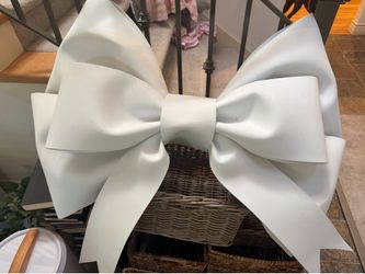 Giant Bow