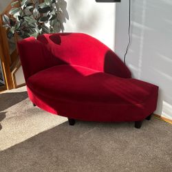 Red Chaise/fainting Couch 