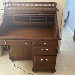 Beautiful Roll Top Antique Desk