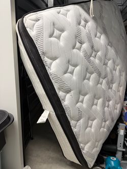 Full size mattress