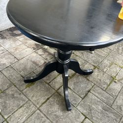 Round Pedestal Table Black  