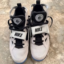 Nike Air Huarache Size 11, Gray Black