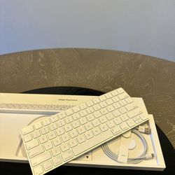 Apple Magic Keyboard - US English MLA22LL/A