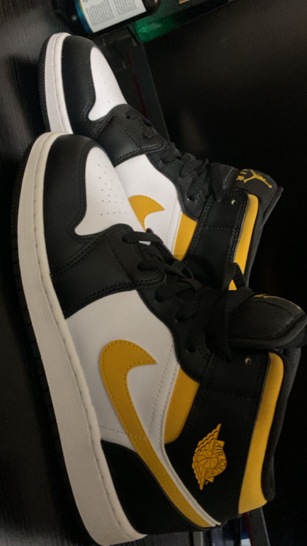 Jordan 1s White Pollen Black