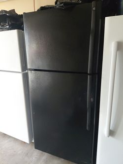 ✨️Refrigerator GE Top and Bottom Black ✨️