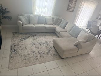 Ashley Furniture Carnaby 5-Piece Sectional with Chaise (Linen)