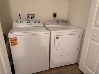 Whirlpool Washer and Dryer Set