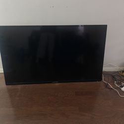 55 Inch TV/ Smart TV