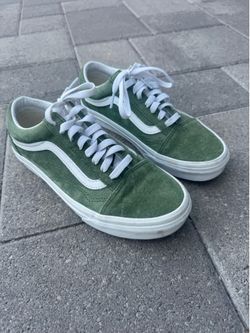Vans Old Skool in Olive Green - Barely Worn Look Great! Mens 6.5 / Women’s 8!