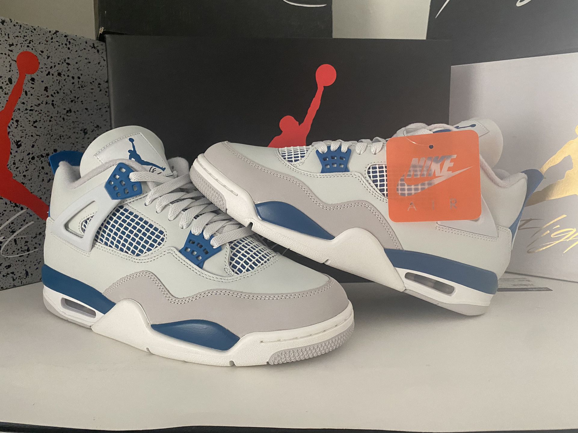 Air Jordan 4 Retro Military Blue size 10 ( pick up only ) $260 Firm