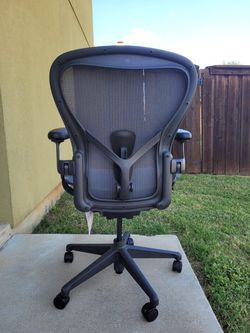 New Herman Miller Aeron remastered office chair(size C) /authentic/posture fit SL