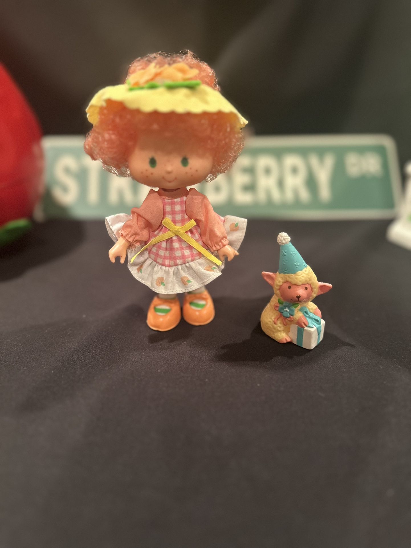 Vintage Strawberry Shortcake Peach Blush Party Pleaser and her pet Melonie Belle
