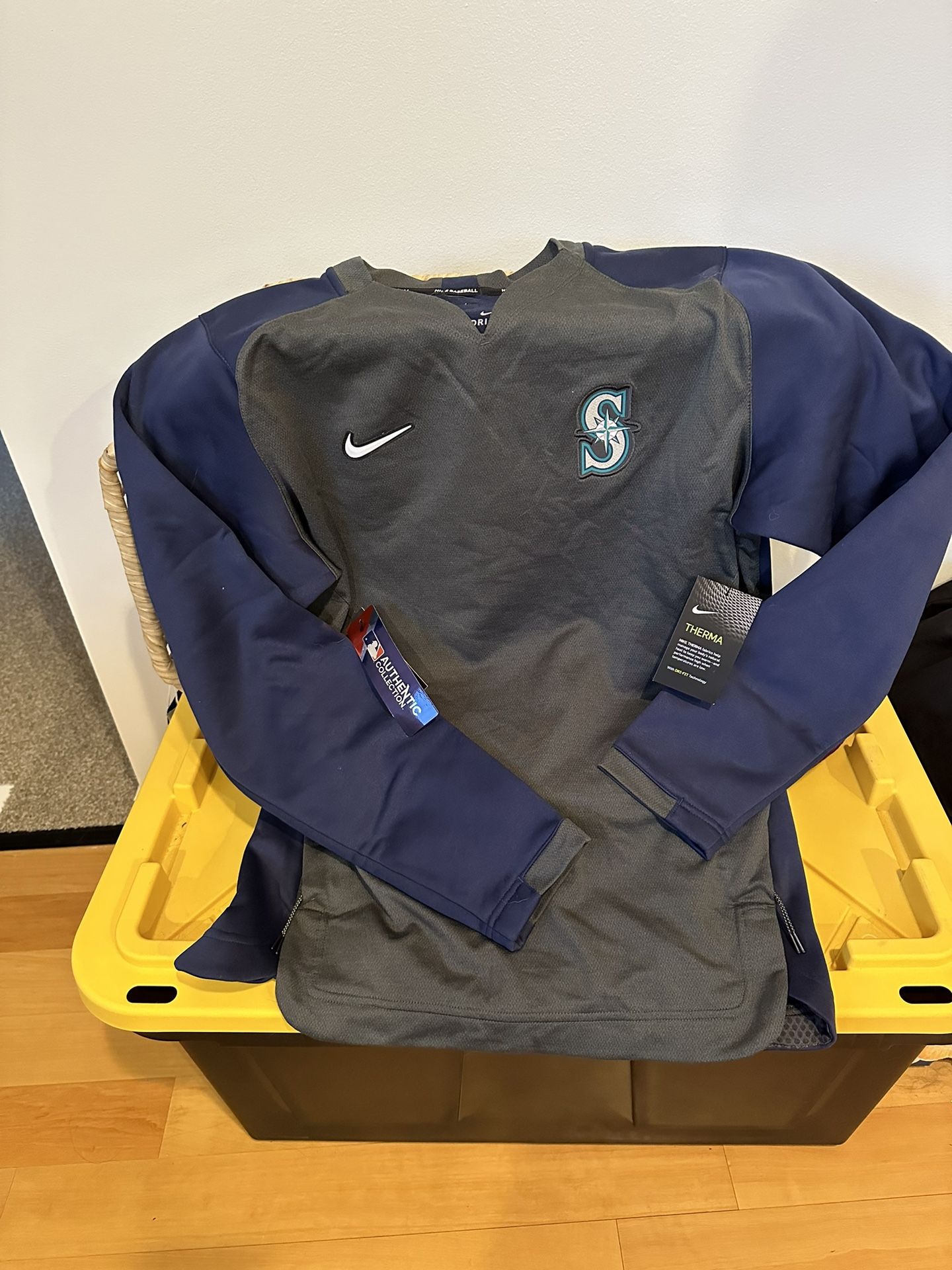 NWT Nike Dri-Fit Mariners Pullover