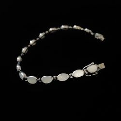 7.5" x 8mm Solid Sterling Silver Mother of Pearl Bracelet. Suarti Thailand, MINT!