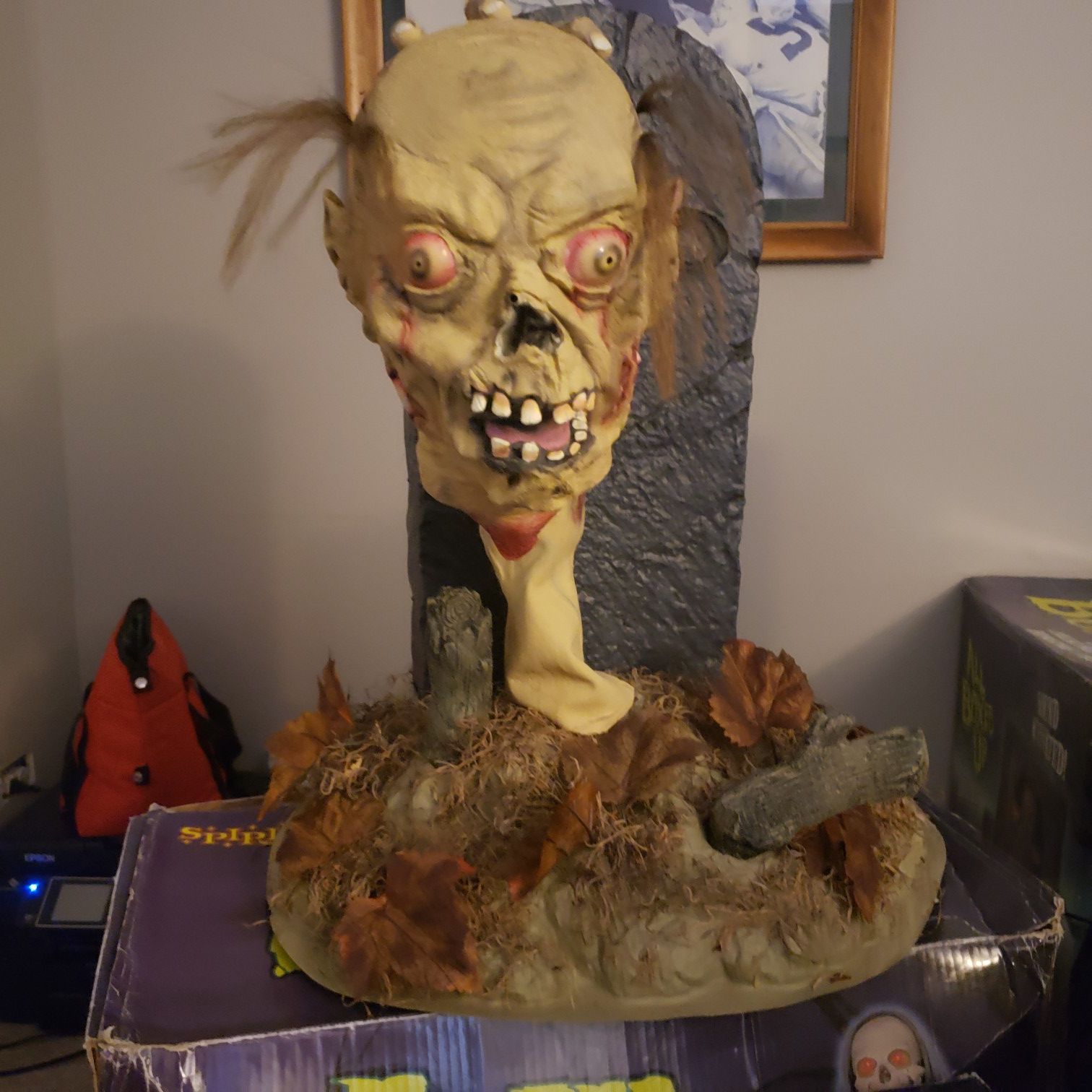 Voice from the Grave - Halloween Animatronic