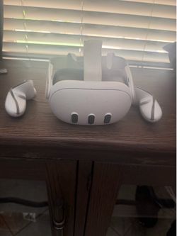 Meta quest 3 headset (SEE DESCRIPTION)