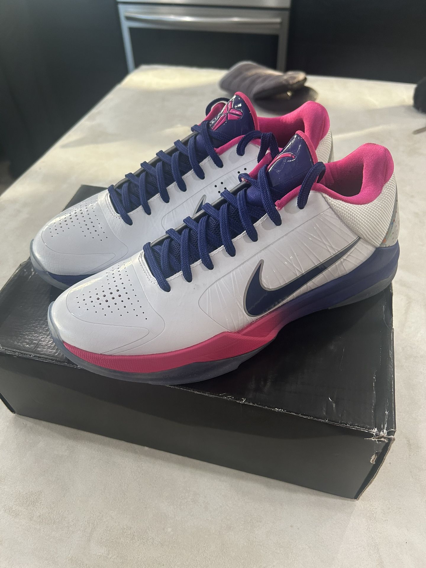 Kobe 5 Kay Yow Size 10.5